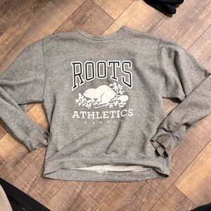 Roots worn in original style crew